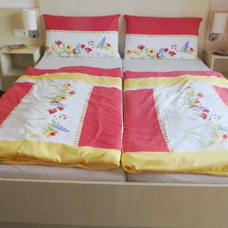 Kuestenwald - Ferienzimmer Fledermaus 1 6 Muritz